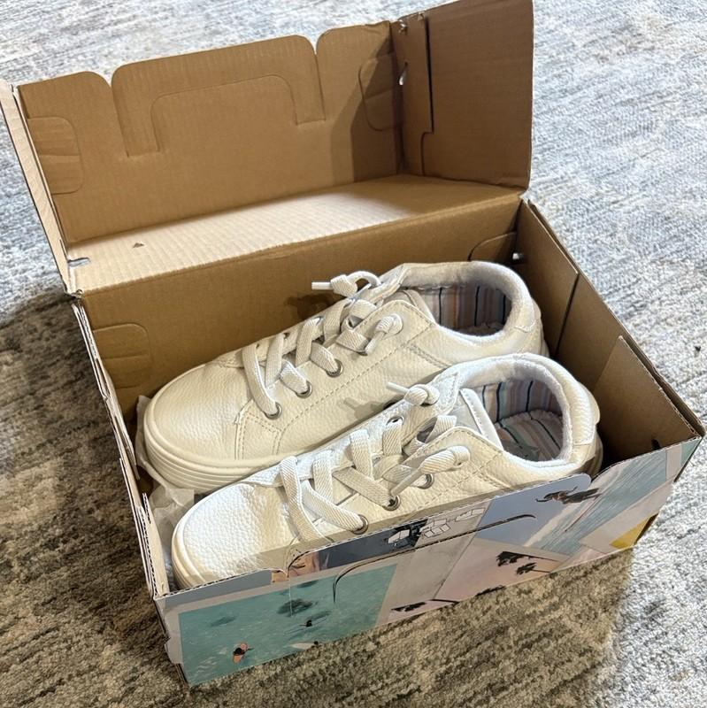 Roxy Girls Platform White Sneakers - Size 1 - No Tie - With Box