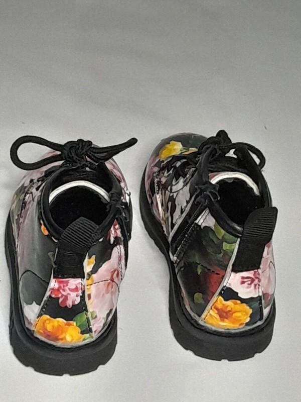 Side Zipper Floral Boots Size 6.5 Toddler Preowned EXCELLENT Condition