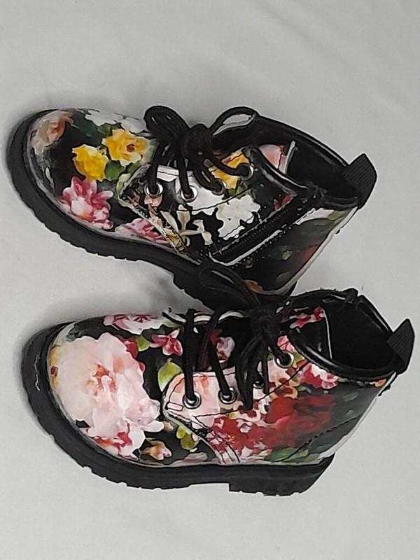 Side Zipper Floral Boots Size 6.5 Toddler Preowned EXCELLENT Condition