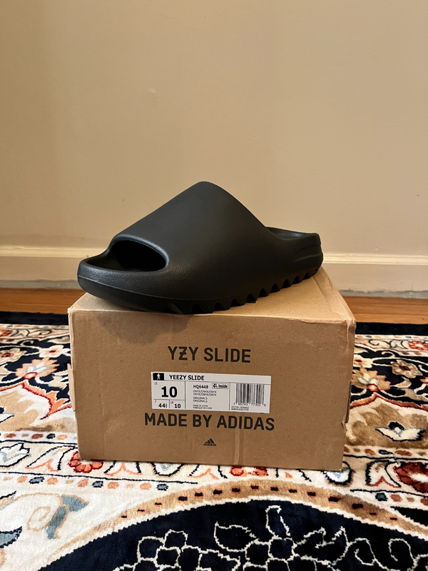 SIZE 10 - ADIDAS YEEZY SLIDES ONYX BLACK (AUTHENTIC)