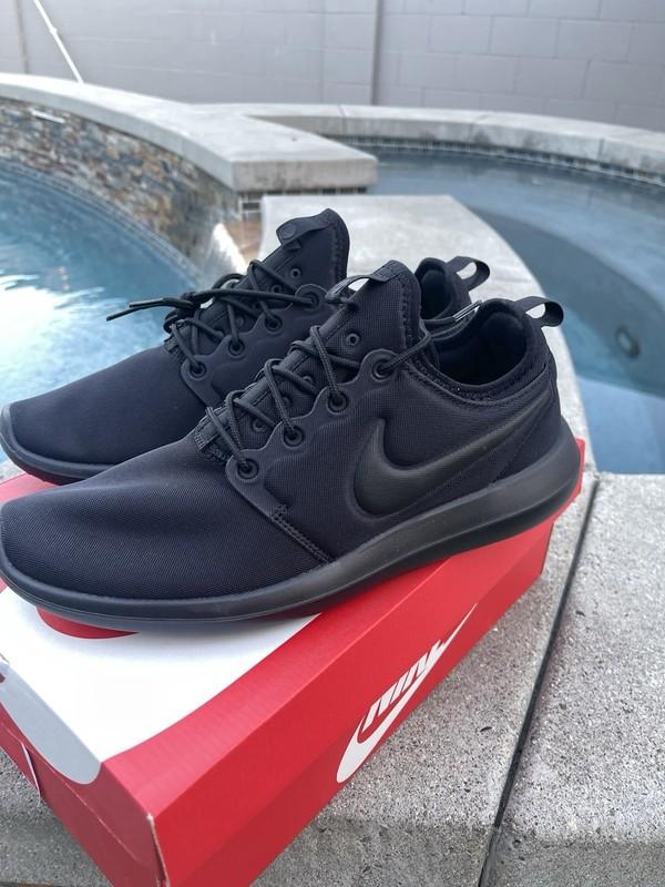 Size 11 - Nike Roshe Two Black - 844656-003