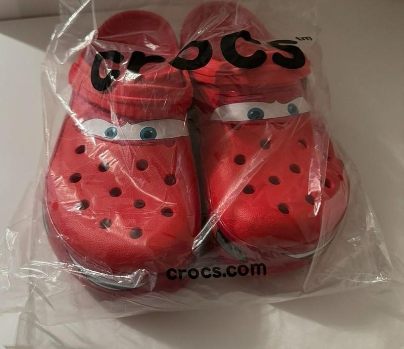 SIZE 11M 13W Crocs Classic Clog Cars Lightning McQueen Disney Pixar NEW CROCS