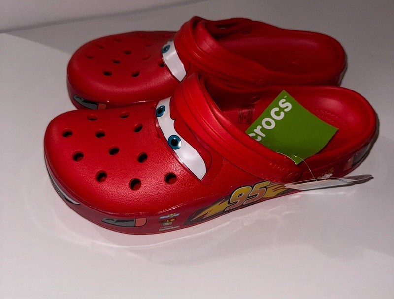SIZE 11M 13W Crocs Classic Clog Cars Lightning McQueen Disney Pixar NEW CROCS