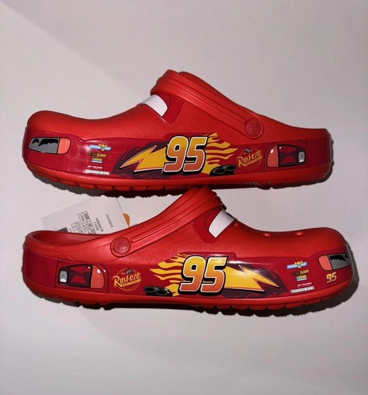 SIZE 11M 13W Crocs Classic Clog Cars Lightning McQueen Disney Pixar NEW CROCS