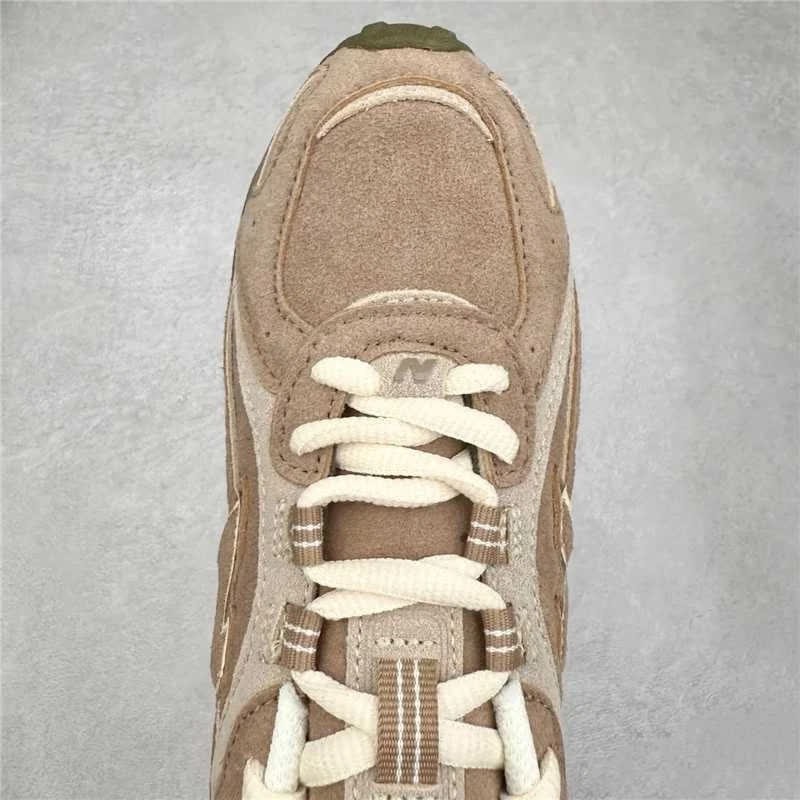 Size 12 - New Balance 204L Mushroom Arid Stone