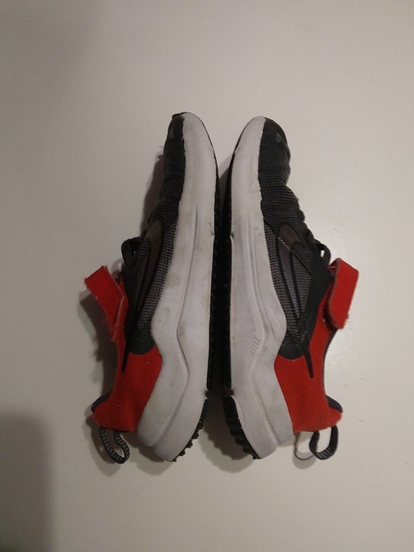 Size- 2Y Nike Downshifter 12 Boys Navy/Red/White Pre-owned Athletic Shoes