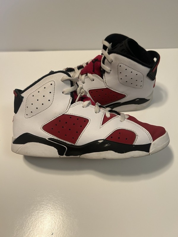 Size 3 (PS) - Jordan 6 Retro 2021 Mid Carmine
