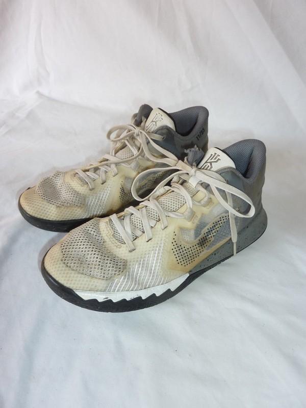 Size 5 (GS) - Nike Kyrie Flytrap 5 Mid White Smoke Grey Chrome