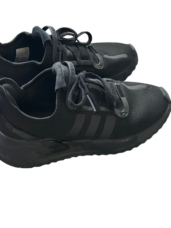 Size 6 Adidas Boys Sneakers Size 6
