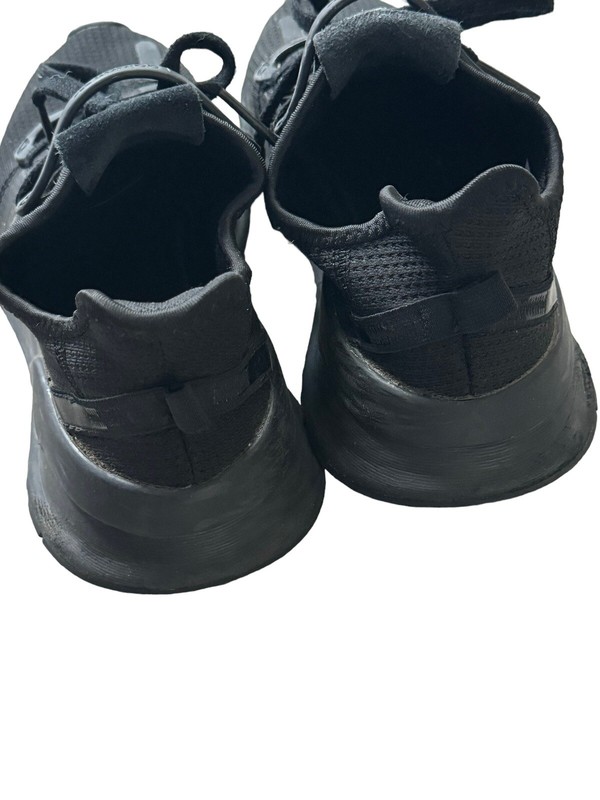 Size 6 Adidas Boys Sneakers Size 6