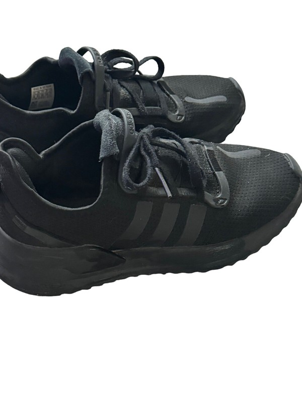 Size 6 Adidas Boys Sneakers Size 6