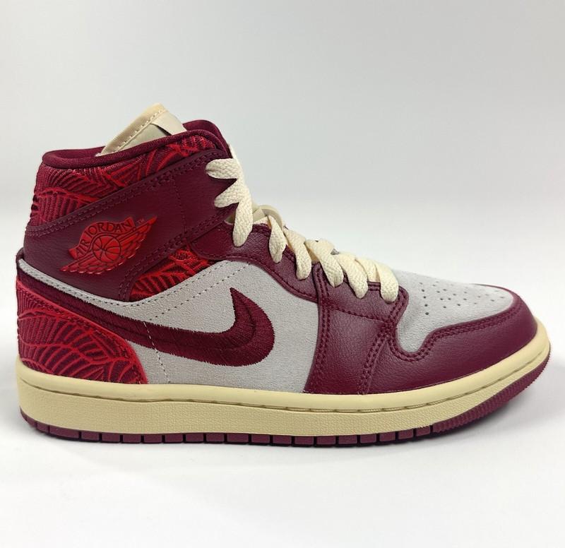 Size 6 - Air Jordan 1 SE Mid Lift Up W