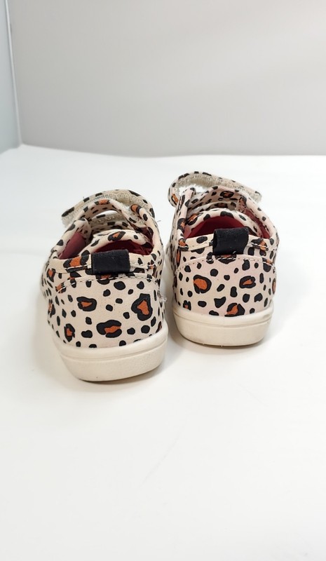 SIZE 6- GIRLS SHOES LEOPARD STYLE CAT & JACK