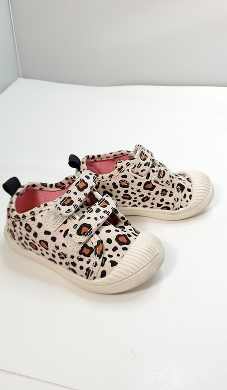 SIZE 6- GIRLS SHOES LEOPARD STYLE CAT & JACK