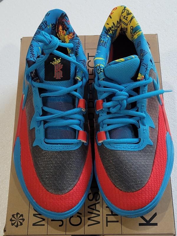 Size 6 (GS) - Nike Kyrie 8 SE GO Low Black Blue Tour Yellow