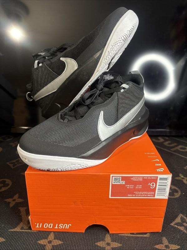 Size 6 (GS) - Nike Team Hustle D10 Low Black Metallic Silver