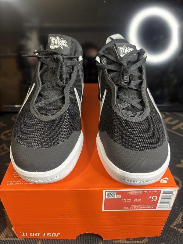 Size 6 (GS) - Nike Team Hustle D10 Low Black Metallic Silver