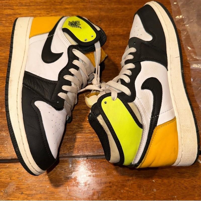 Size 6 - Jordan 1 Retro High OG Volt