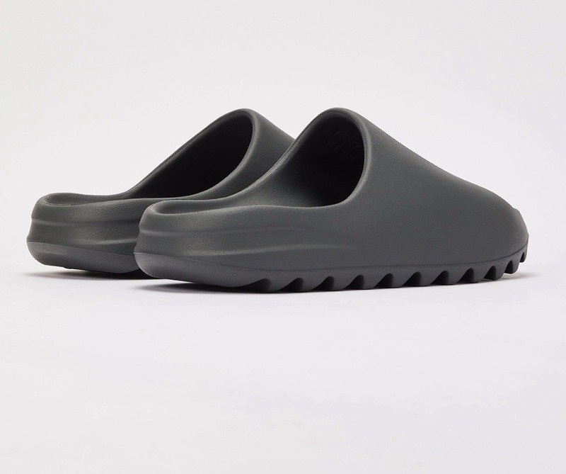 SIZE 6 - YEEZY SLIDE 'SLATE GREY' ADIDAS ( ID2350 ) BRAND NEW & AUTHENTIC