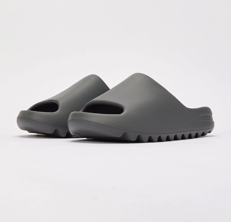 SIZE 6 - YEEZY SLIDE 'SLATE GREY' ADIDAS ( ID2350 ) BRAND NEW & AUTHENTIC