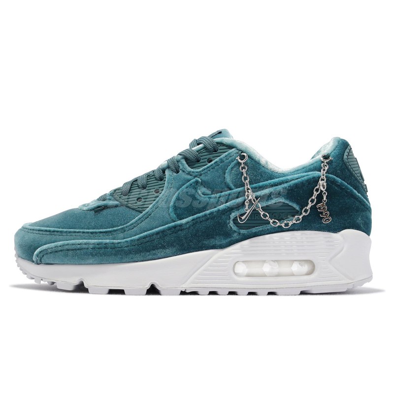 Size 7.5 - Nike Air Max 90 Lucky Charms W