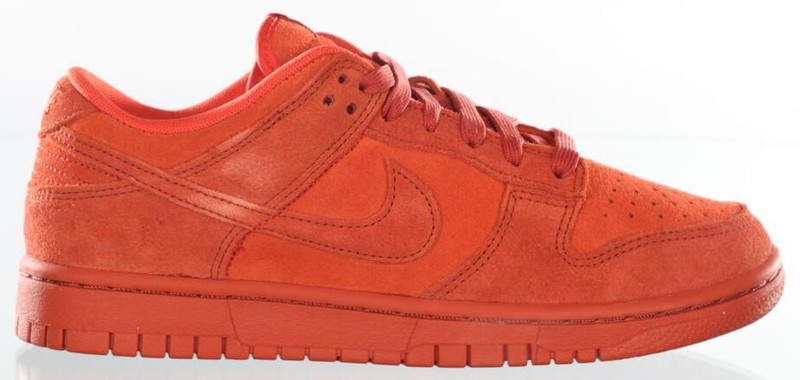 Size 7.5 - Nike Dunk SE Low Valley Of Fire W