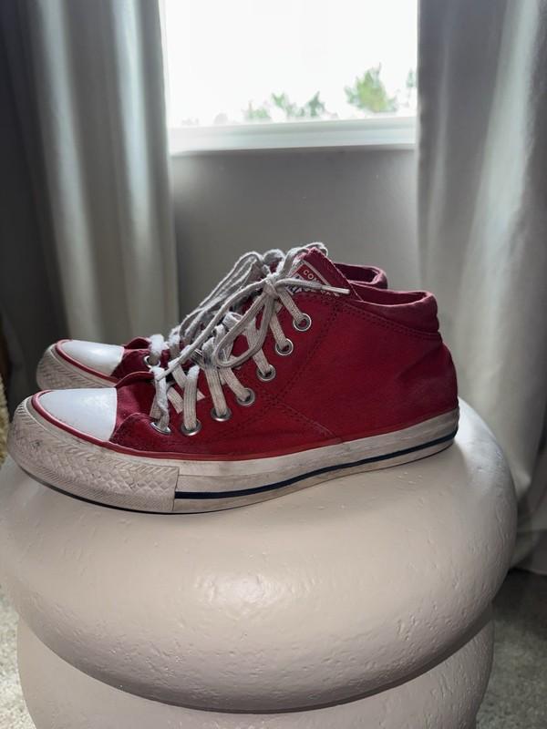 Size 7 - Converse Chuck Taylor All Star Madison Mid Red W