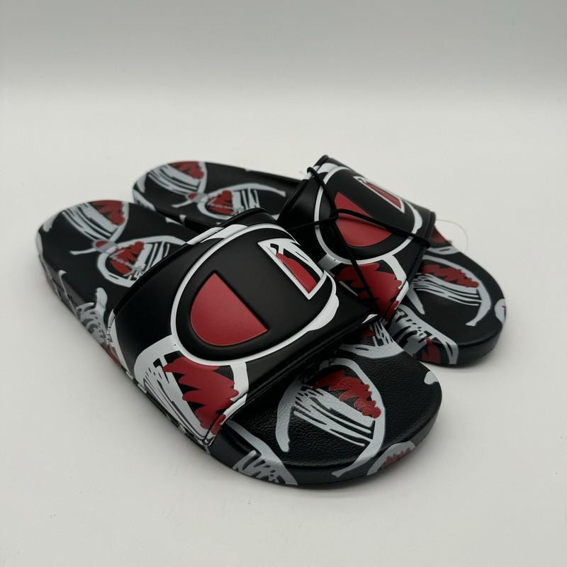 SIZE 7 GRADE SCHOOL - Champion IPO Comic Slides Black White Red CP102282Y