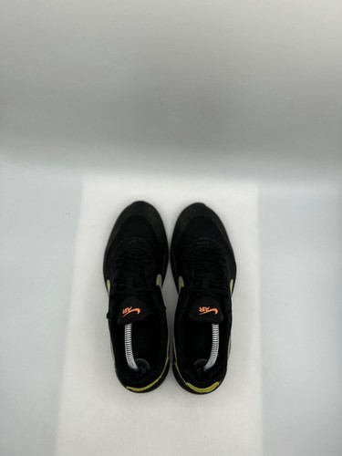 Size 7 (GS) - Nike Air Max Oketo Low Black Volt - AR7419-004