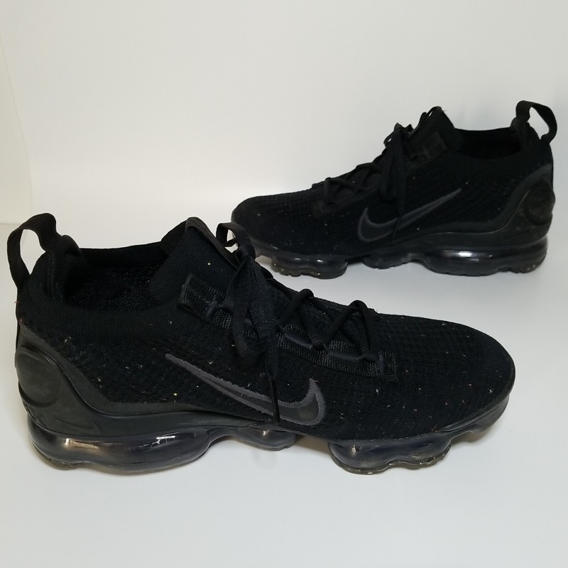 Size 7 (GS) - Nike Air VaporMax 2021 Flyknit Mid Triple Black