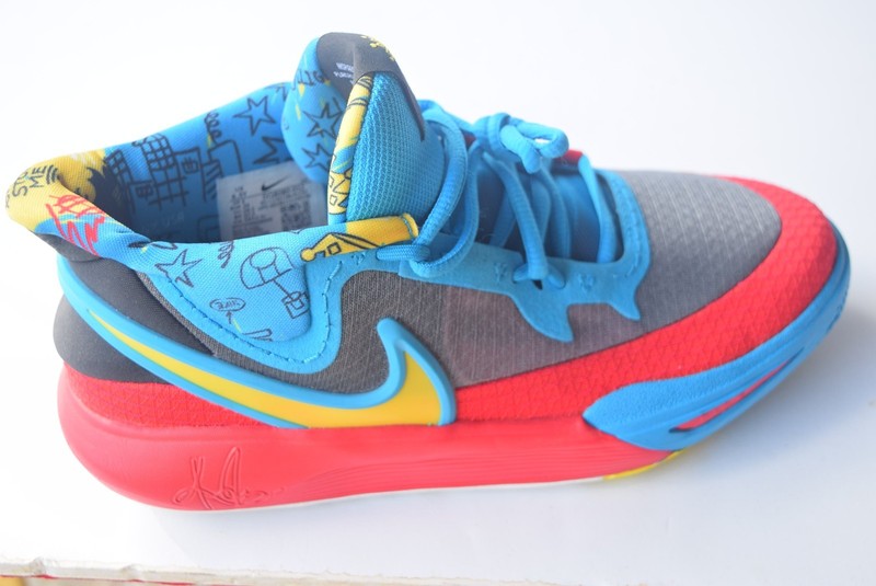 Size 7 (GS) - Nike Kyrie 8 SE GO Low Black Blue Tour Yellow