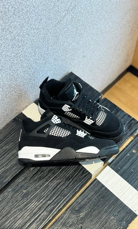 Size 9.5 - Air Jordan 4 Retro White Thunder