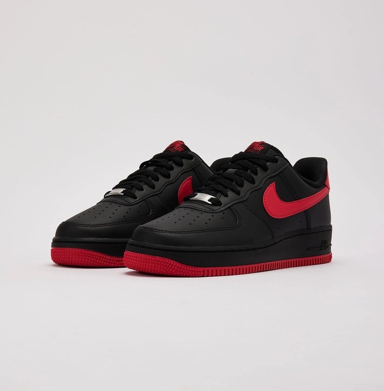 Size 9 - Nike Air Force 1 '07 Bred