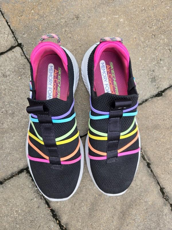 Skechers Girls Black with Rainbow Stripes Size 3