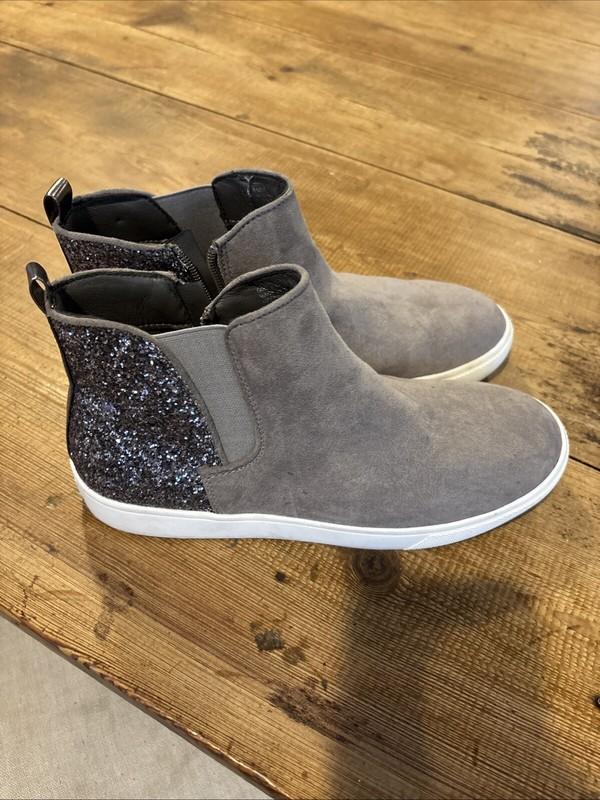 SO Novah Pewter Girls' Sparkle Sneaker Boots Size 6