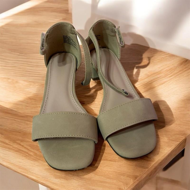 Sofia Taylor Beige Girls' Sandal Size 13m Excellent Condition