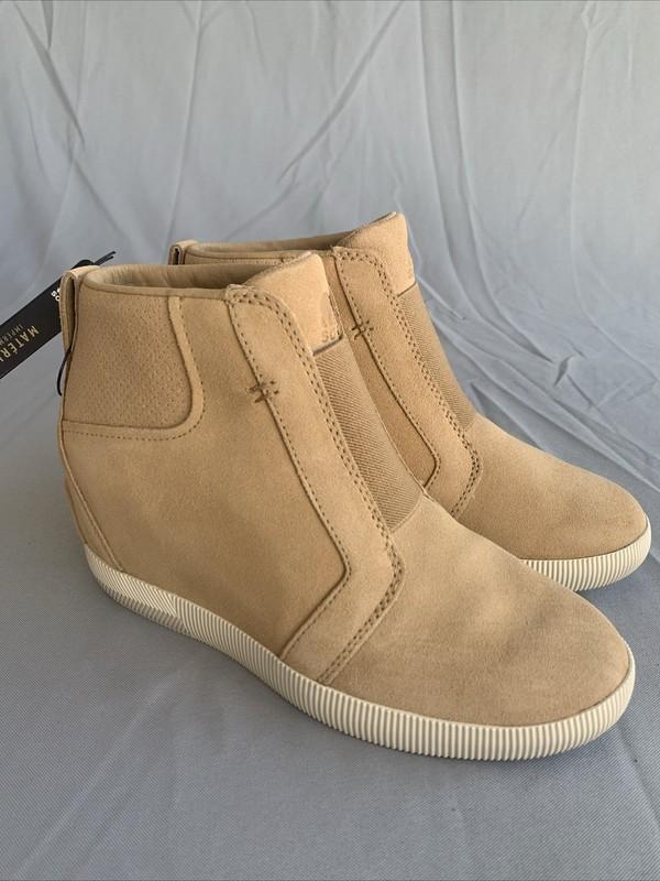 SOREL Out n About Pull On Wedge Womens Waterproof Suede Shoes Boots Size 8.5