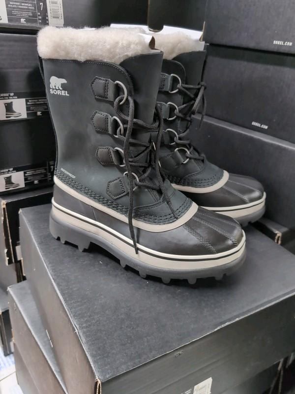 Sorel Women's Size 9 Caribou Insulated Waterproof Winter Carnival Boot Black