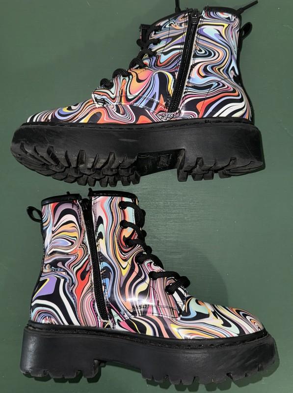Steve Madden JRock Colorful 70s Swirl Size 1 Lace Zip Combat Boots