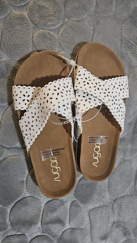 Sugar Sandals Girls Size 3 White Flats Comfy