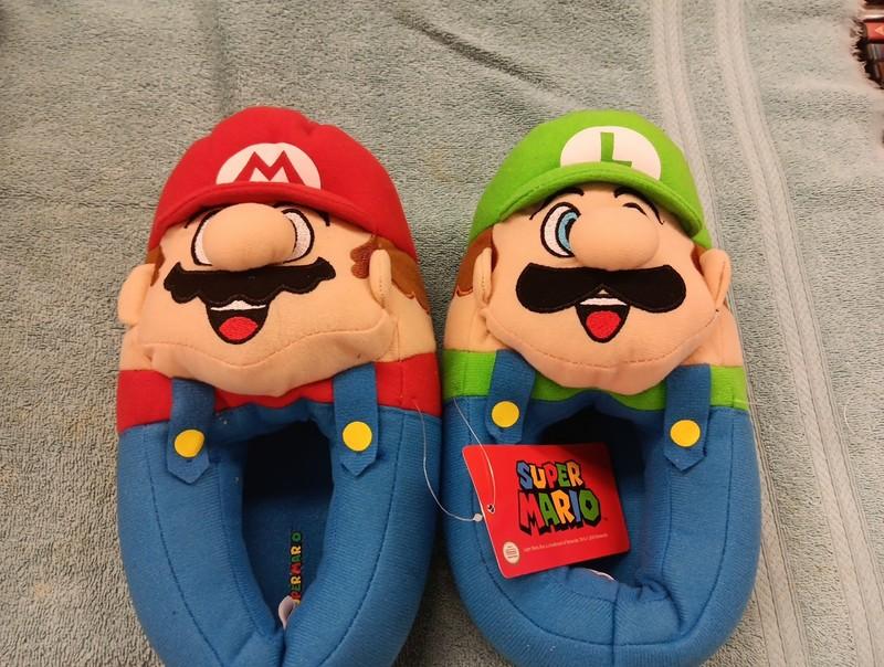 Super Mario Bros Mario And Luigi Slip-on Slippers Size XL 4-5/L 2-3 Either Size