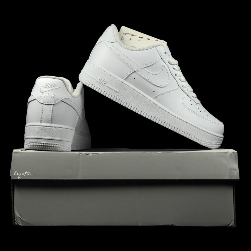 (sz 4-13) Nike Air Force 1 White - with receipt