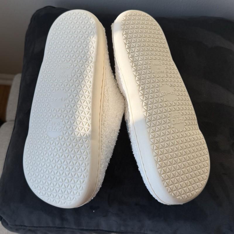 Taylor Swift Slippers 1989 Version Fuzzy Size 37 / 38 US 6.5 / 7 Women’s Blue