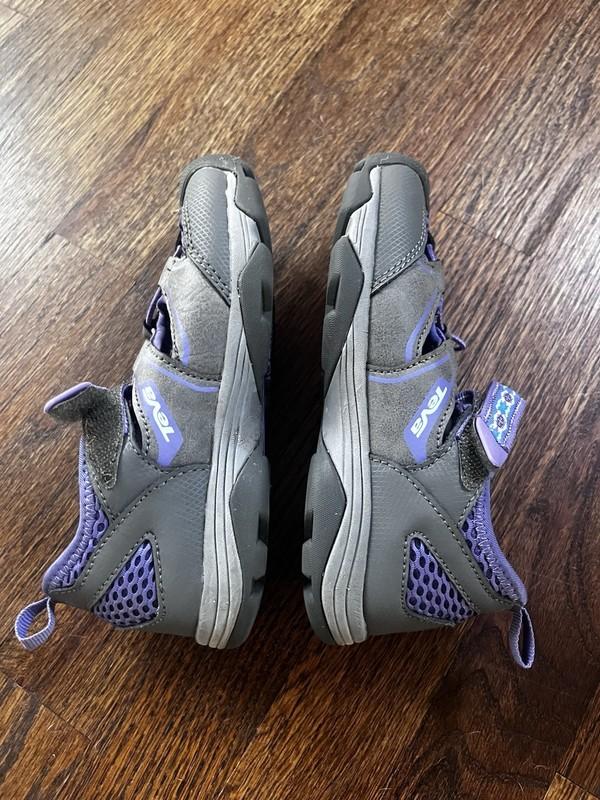 Teva Girls Rollick Sandal Size 1 Gray Purple Covered Toes