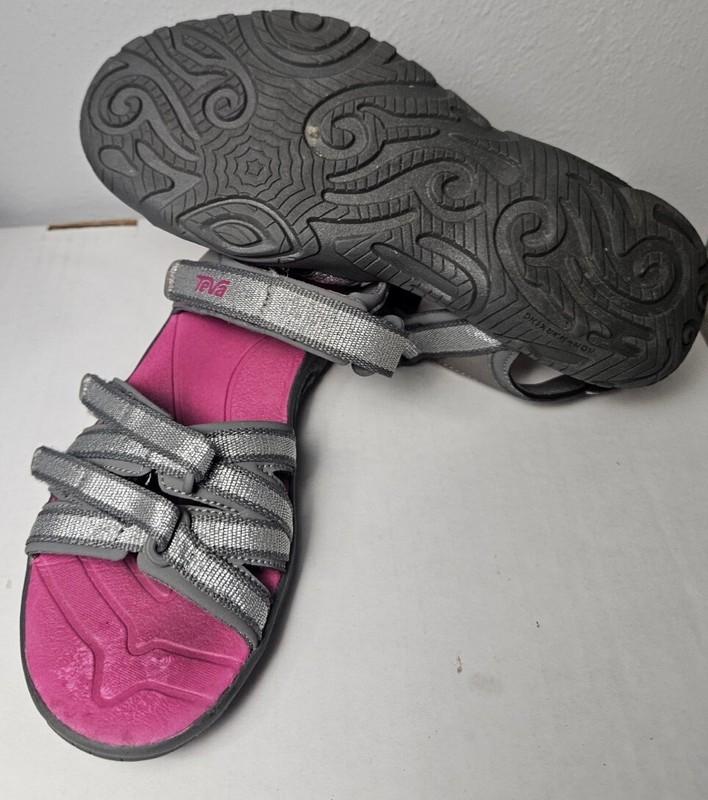 Teva Youth US Big Girl Size 1 Outdoor Sandals Sliver Magenta Strappy