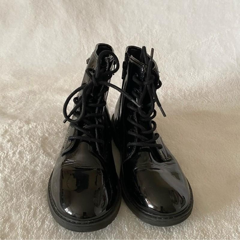 The Children’s Place Girl's Size 6 Black Patent Zippered Ankle Lace Up Boots