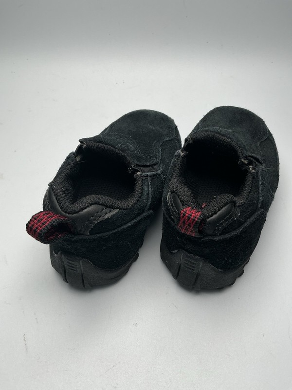 The Children’s Place Non-Marking Black Toddler Slip On Size 5