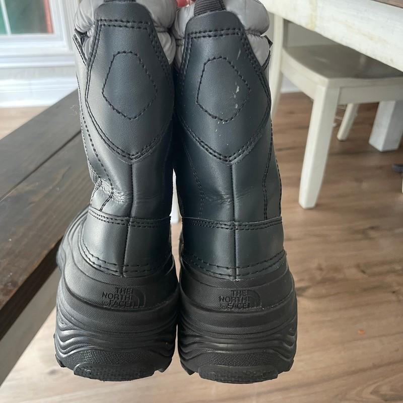 The North Face Youth Alpenglow IV Boots Size 5 Thermafelt Waterproof NEW