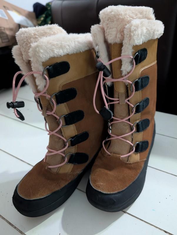 Thermolite Eco Made Boots Girl's Size 4 Brown/Black