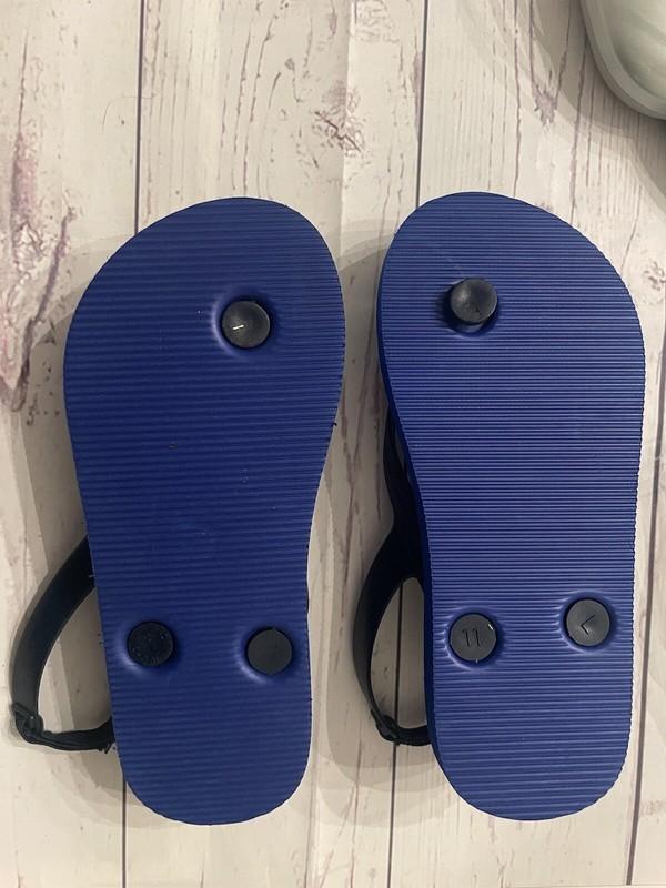 Toddler Boys Blue Shark Size 11 Flip Flop Sandals - Old Navy
